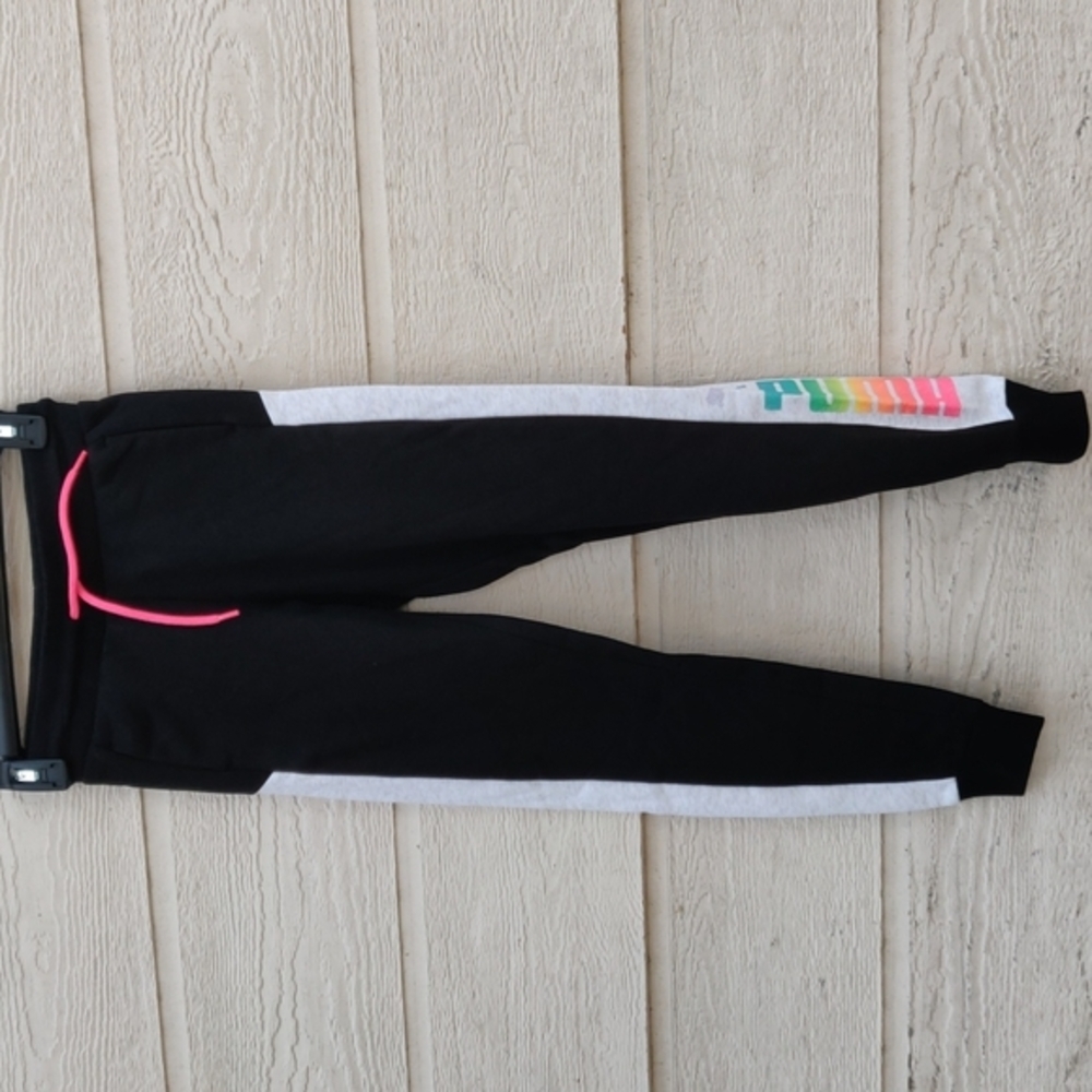Puma girl's joggers size M (8/10) color black